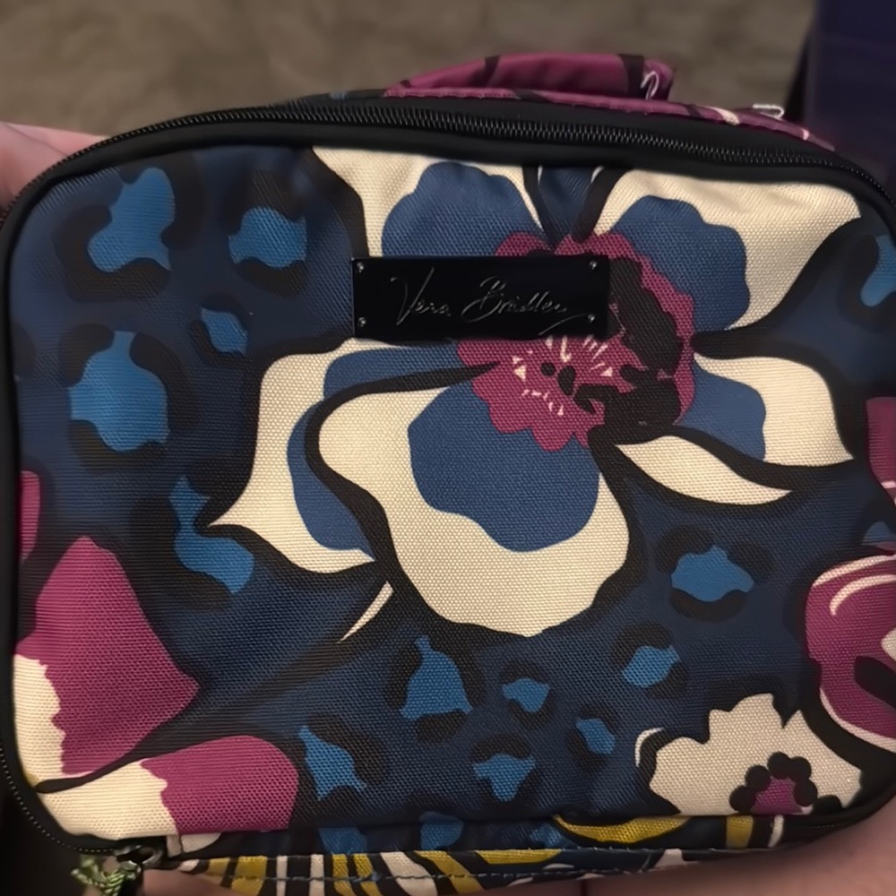 Vera Bradley 2014 (Retired Print) Tote and Lunch Bag-NWT - Picture 4 of 5